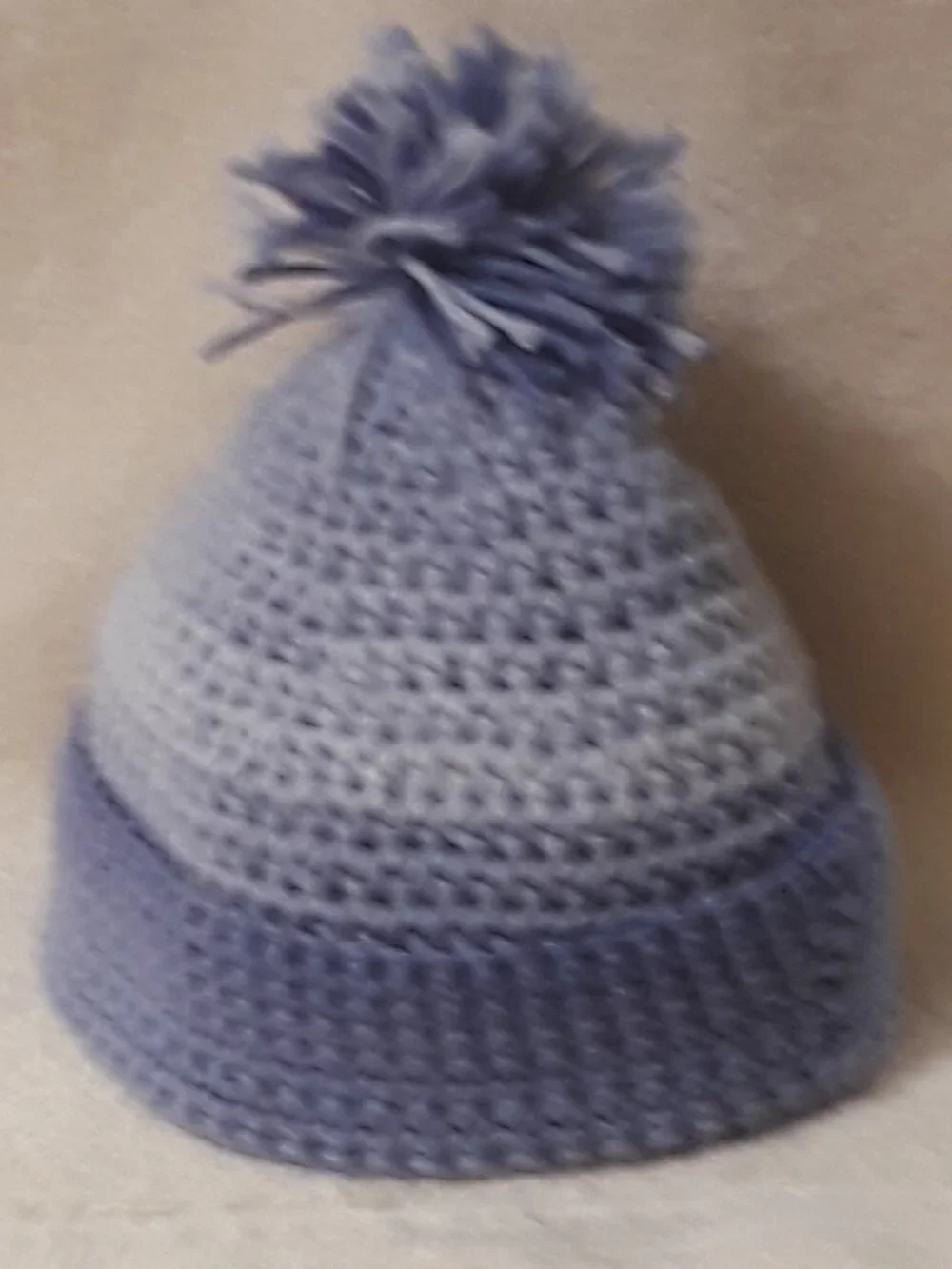 Winter hat beanie crochet YOUTH blue & white hombre-like pattern with tassel EUC